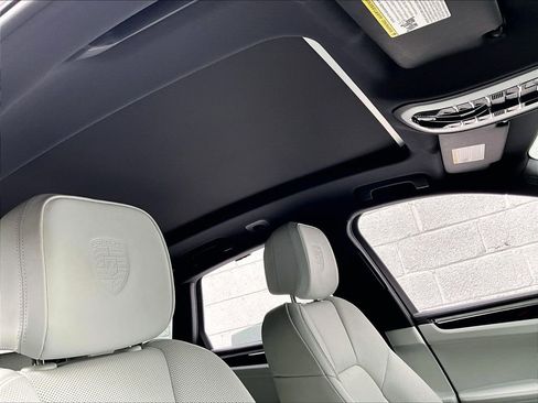 Certified 2025 Porsche Macan S AWD/4WD image 27