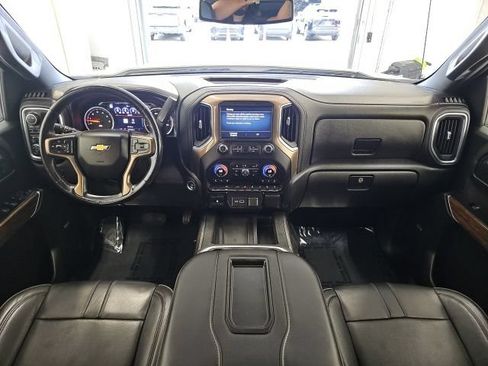 Used 2022 Chevrolet Silverado 1500 High Country w/ Z71 Off-Road Package AWD/4WD image 31