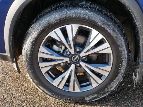 Certified 2022 Nissan Rogue SV image 15