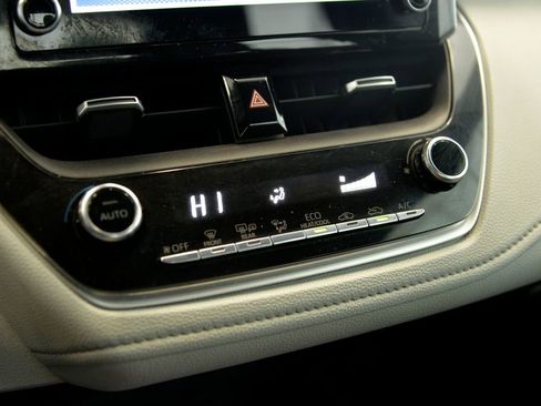 Used 2020 Toyota Corolla SE image 24