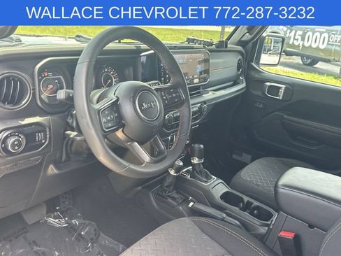 Used 2024 Jeep Gladiator Mojave w/ Convenience Group AWD/4WD image 12