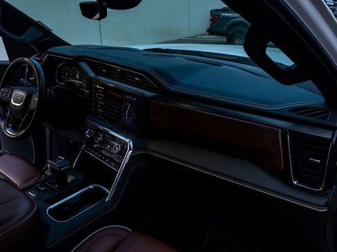 Used 2025 GMC Sierra 1500 Denali Ultimate image 17