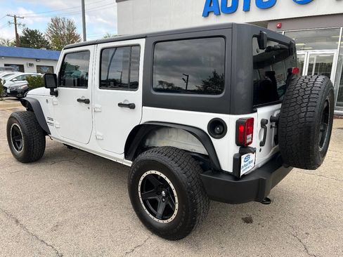 Used 2016 Jeep Wrangler Unlimited Sport image 12