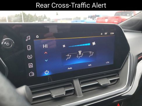 Used 2025 Chevrolet Trax RS w/ Driver Confidence Package image 16