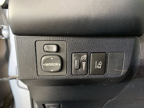 Used 2018 Toyota RAV4 LE image 16