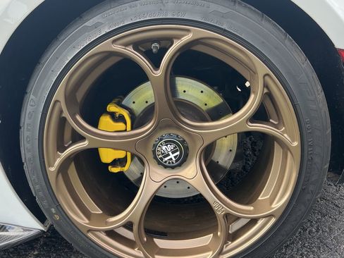 Used 2018 Alfa Romeo 4C Spider RWD image 5