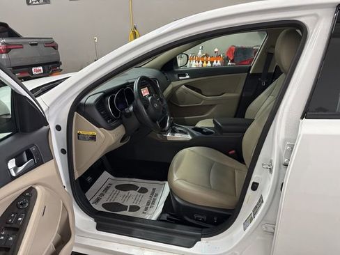 Used 2015 Kia Optima EX w/ EX Premium Package image 9
