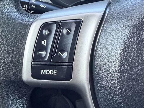 Used 2017 Toyota Yaris L image 10