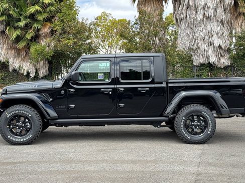 New 2025 Jeep Gladiator Willys image 6
