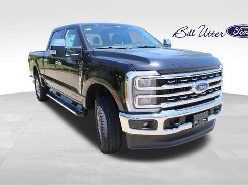 New 2025 Ford F250 Lariat w/ Chrome Package image 2