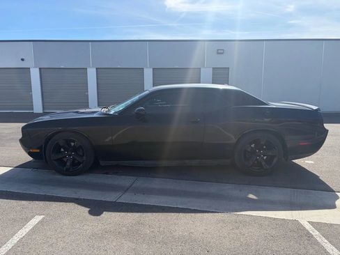 Used 2014 Dodge Challenger R/T w/ Blacktop Package RWD image 3