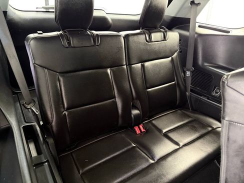 Used 2023 Ford Explorer XLT w/ Equipment Group 202A image 28