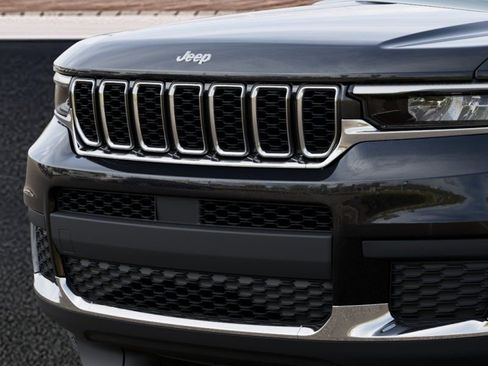 New 2025 Jeep Grand Cherokee L Laredo image 11