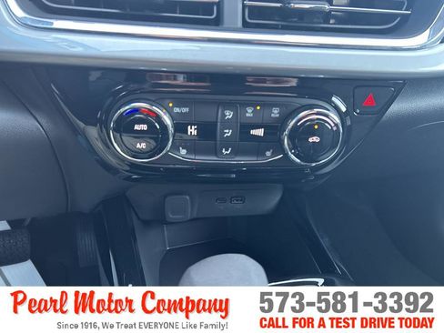 New 2026 Chevrolet Trax LT w/ LT Convenience Package image 17