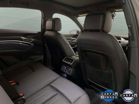 Used 2024 Audi Q8 e-tron Premium Plus image 79