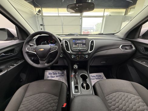 Used 2020 Chevrolet Equinox LT w/ Driver Convenience Package AWD/4WD image 11