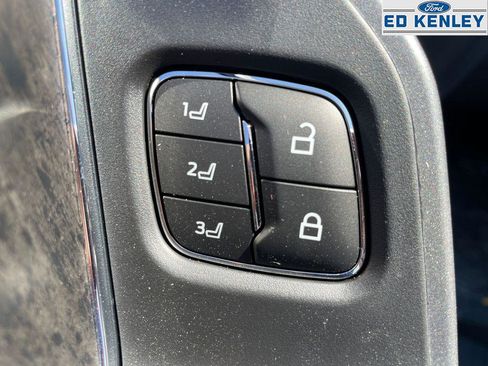 New 2026 Ford F350 Lariat w/ Black Appearance Package image 27