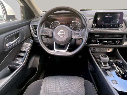 Used 2024 Nissan Rogue SV FWD image 6