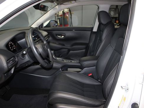 Certified 2025 Honda HR-V EX-L image 12