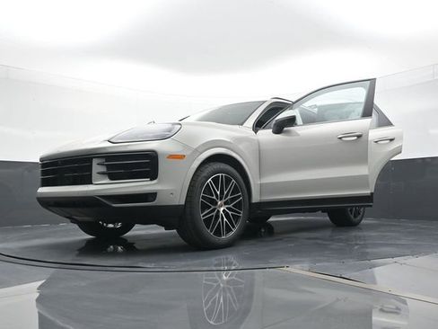 New 2026 Porsche Cayenne image 30