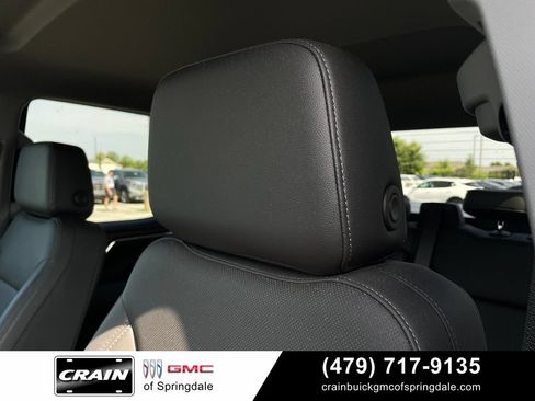 Used 2024 GMC Sierra 1500 SLT w/ SLT Premium Package AWD/4WD image 22