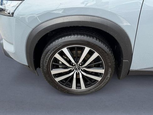 Used 2024 Nissan Pathfinder Platinum AWD/4WD image 9