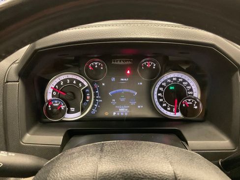 Used 2018 RAM 2500 Laramie w/ Convenience Group AWD/4WD image 12