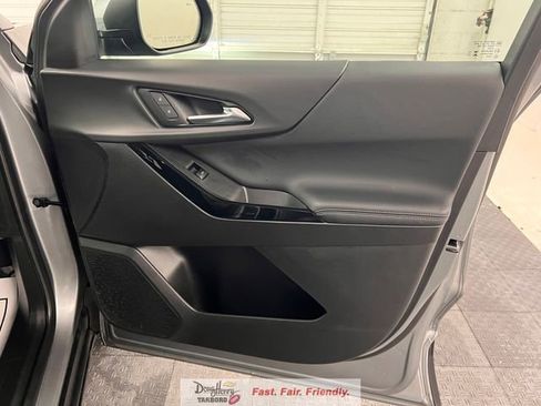 Used 2025 Chevrolet Equinox LT image 38