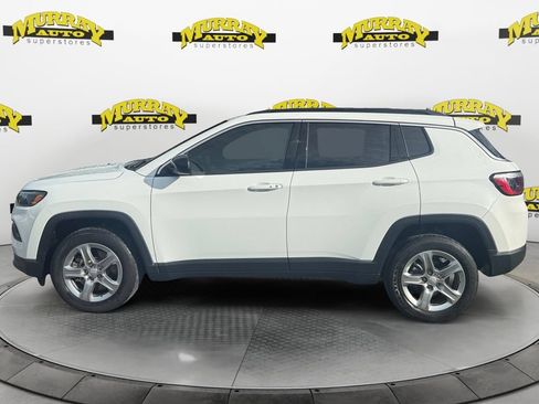 Used 2023 Jeep Compass Latitude AWD/4WD image 2