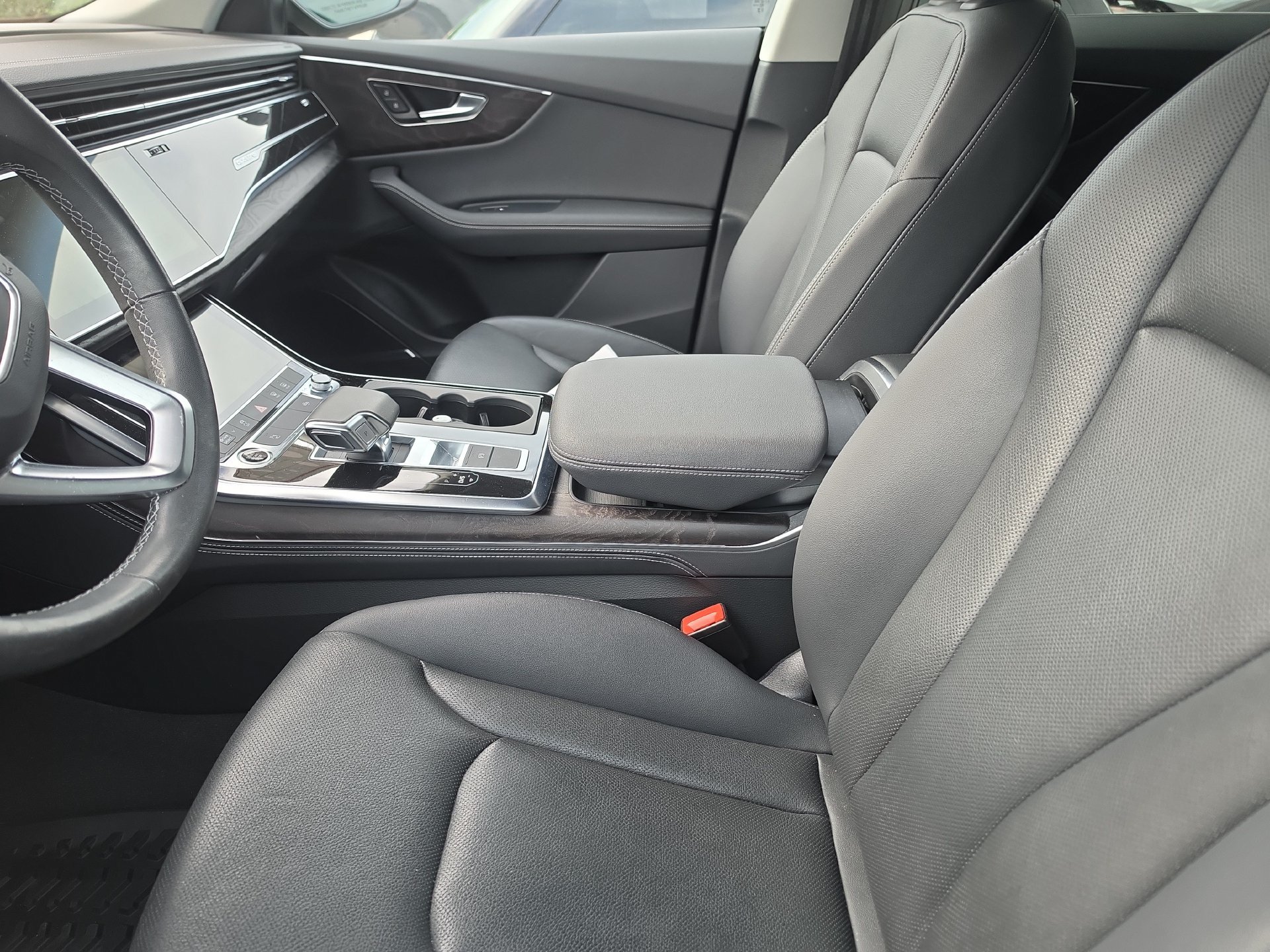 Used 2023 Audi Q8 Premium Plus w/ Premium Plus Package AWD/4WD image 9