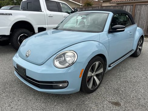 Used 2013 Volkswagen Beetle 2.0T image 2