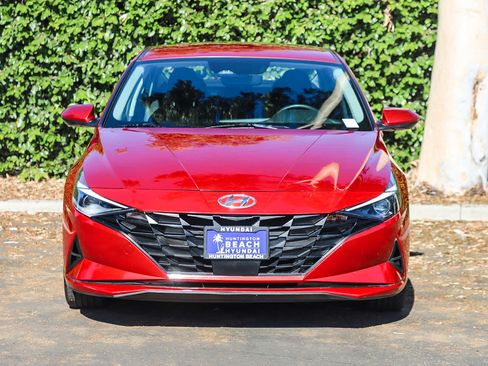 Used 2023 Hyundai Elantra SEL w/ Convenience Package FWD image 2