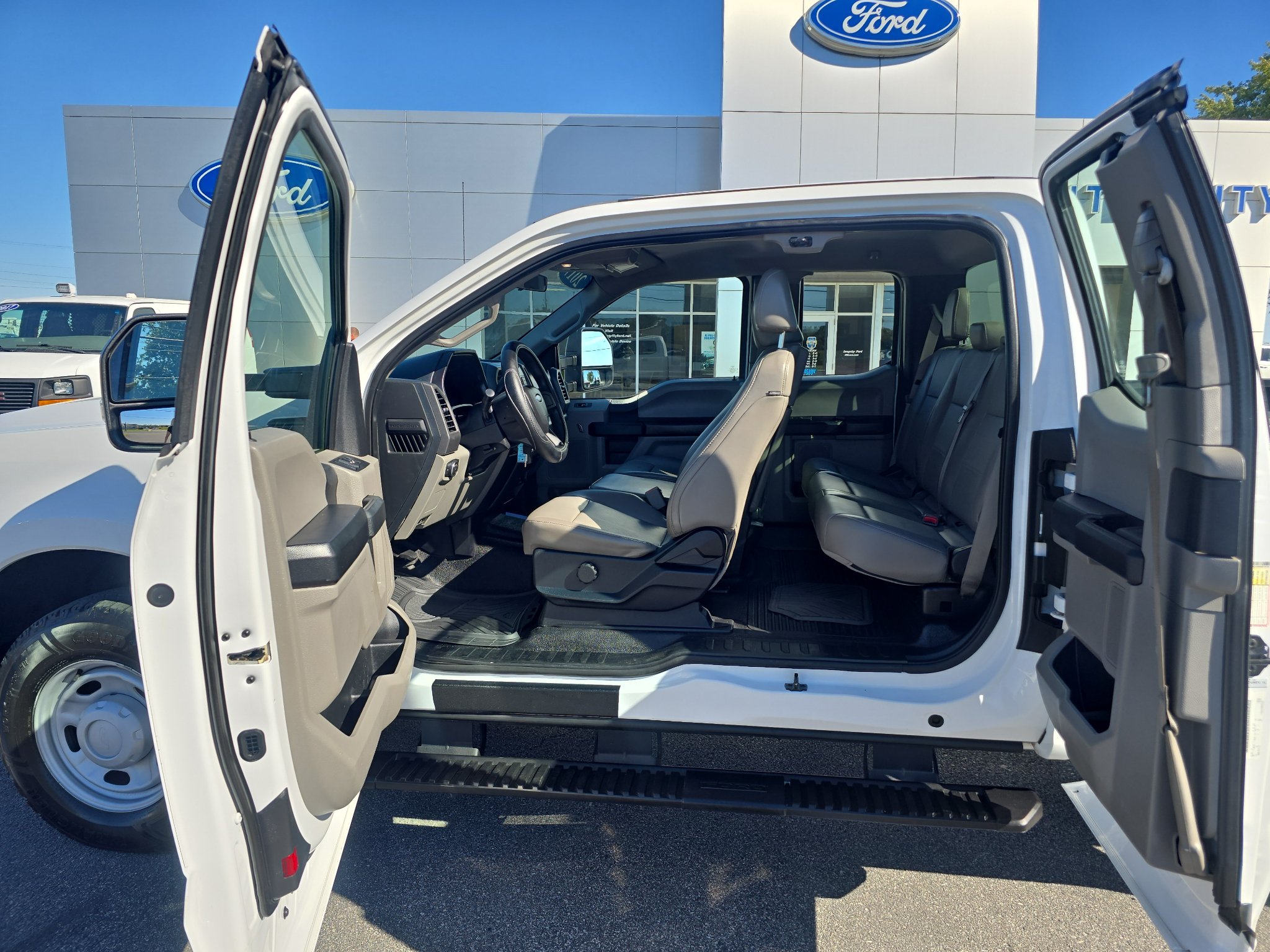 Used 2017 Ford F250 XL w/ Power Equipment Group RWD image 11