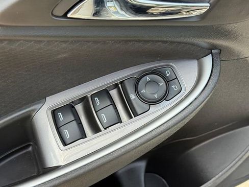 Used 2023 Chevrolet Malibu LT FWD image 16