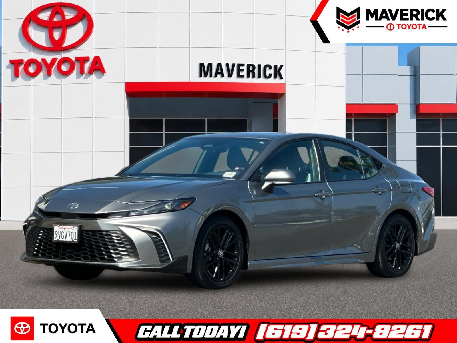 Used 2025 Toyota Camry SE w/ Convenience Package FWD image 1