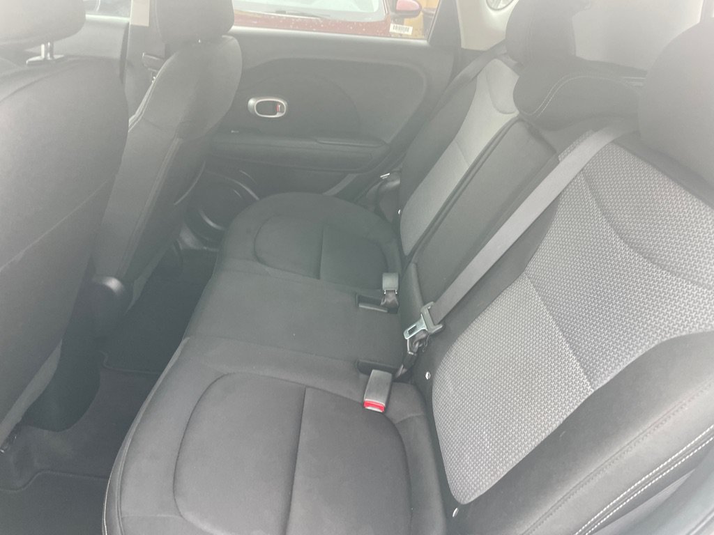 Used 2018 Kia Soul + FWD image 11