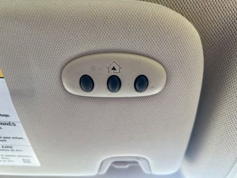 Used 2013 Lincoln MKZ Base image 16