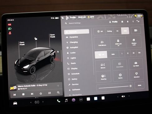 Used 2023 Tesla Model Y Long Range image 14