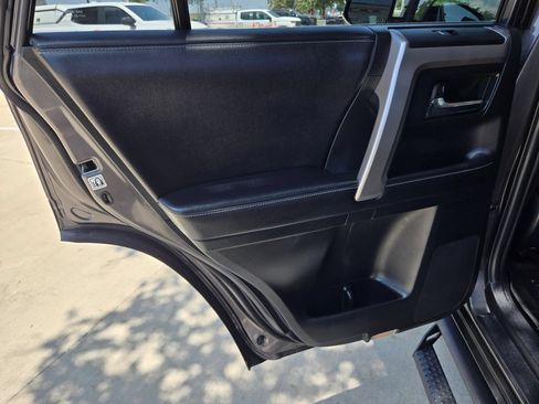 Used 2019 Toyota 4Runner SR5 AWD/4WD image 21