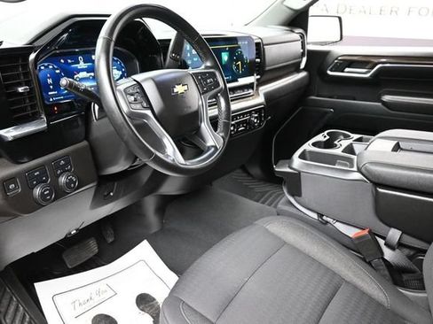 Used 2023 Chevrolet Silverado 1500 LT AWD/4WD image 14