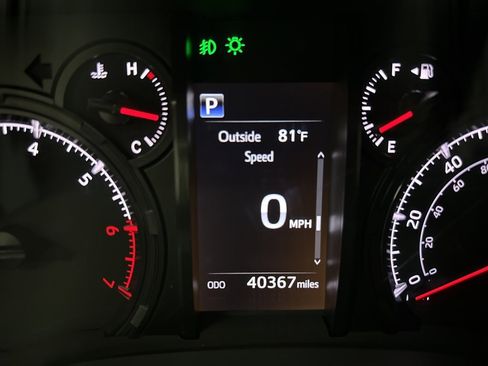 Used 2022 Toyota 4Runner SR5 Premium w/ Moonroof Package image 13