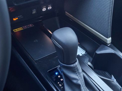 New 2026 Toyota Camry Hybrid FWD image 25