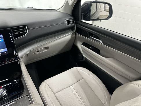 Used 2024 Jeep Wagoneer Series II w/ Flexible Seating Group RWD image 13