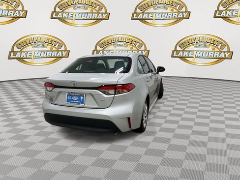 Used 2024 Toyota Corolla LE FWD image 2