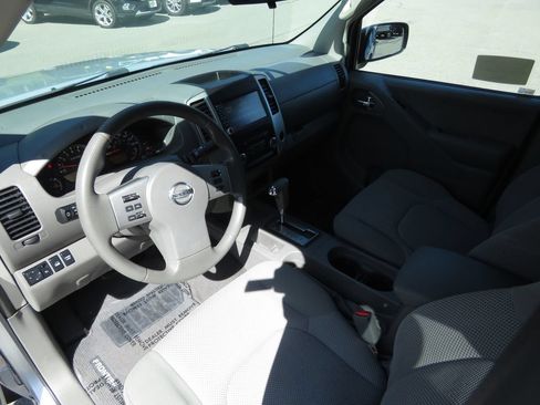 Used 2019 Nissan Frontier SV AWD/4WD image 11
