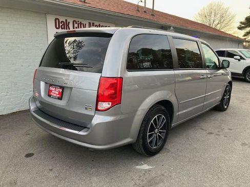Used 2017 Dodge Grand Caravan GT image 5