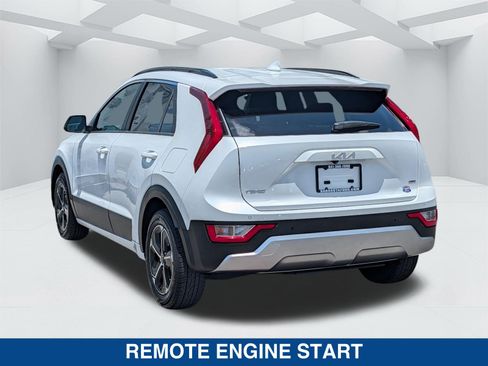 Used 2023 Kia Niro EX FWD image 7