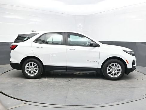 Used 2022 Chevrolet Equinox LS AWD/4WD image 8