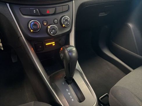 Used 2017 Chevrolet Trax LS FWD image 20
