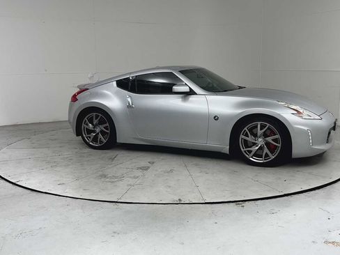 Used 2013 Nissan 370Z Touring w/ Sport Pkg RWD image 8